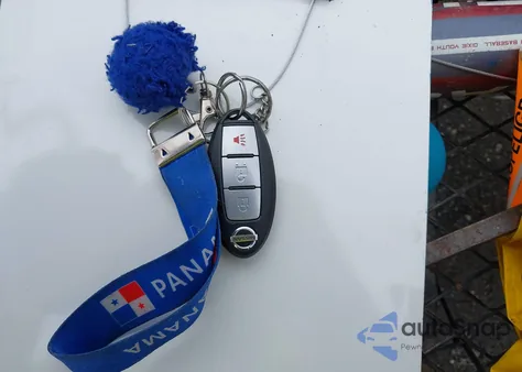 2018 Nissan Pathfinder S z USA, uszkodzony, nr VIN 5N1DR2MM8JC626357